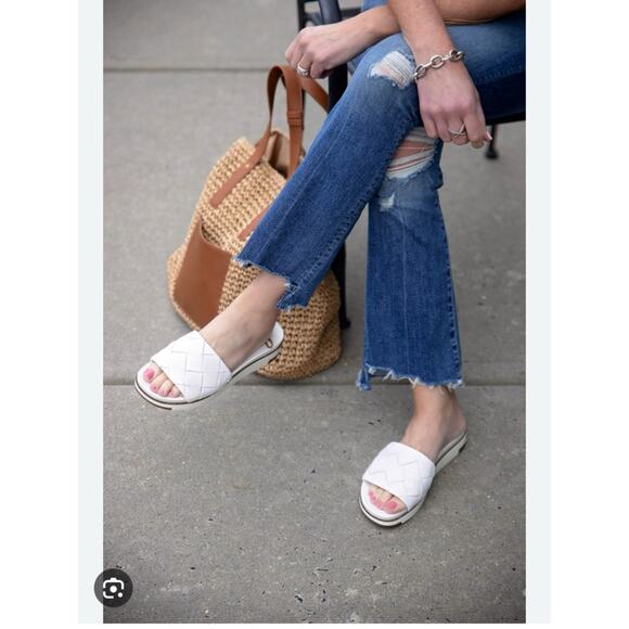 Sam Edelman Women Wheat & Truffle Adaley Woven Python Print Slip-op Sandals 6.5 - Picture 2 of 11